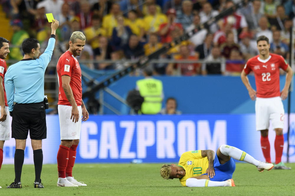 ブラジル代表 ネイマール 傷心に追い打ちかけるkfc笑撃のパロディーｃｍ Football Select