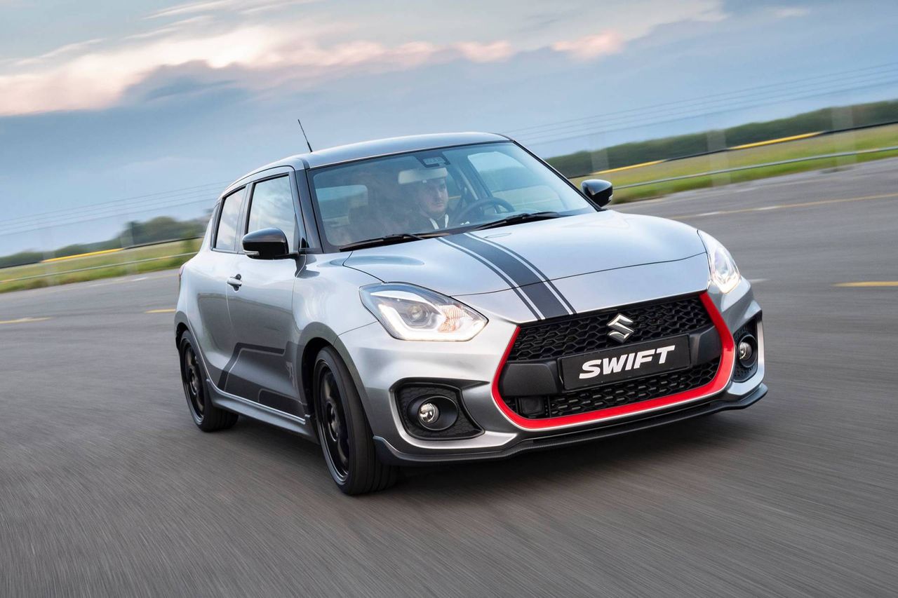 スズキ スイフト スポーツ カタナ がコラボした特別仕様車をオランダで30台限定販売 生まれ変わる新型車たち スズキ スイフト スポーツ カタナ がコラボした特別仕様車をオランダで30台限定販売 生まれ変わる新型車たち