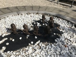 090