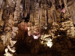 cave-816710_1920
