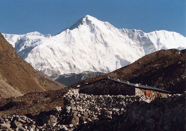 800px-ChoOyu-fromGokyo