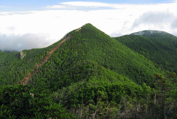 1600px-Mt.Kobushigatake_from_Mt.Tokusa_03