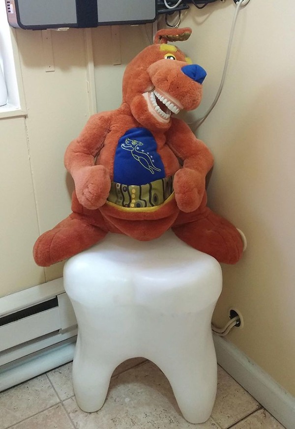 creepy-educational-dentist-toys-5cc69b01175bd__700