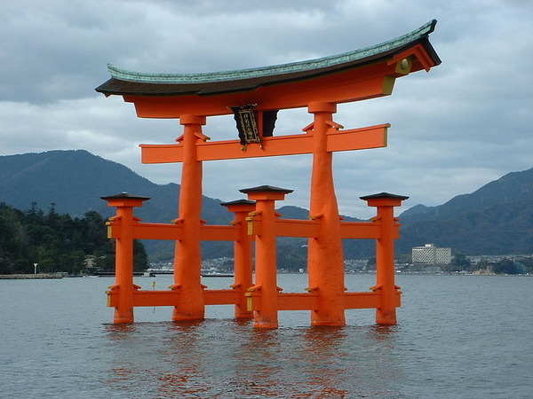 800px-Itsukushimajinja-5