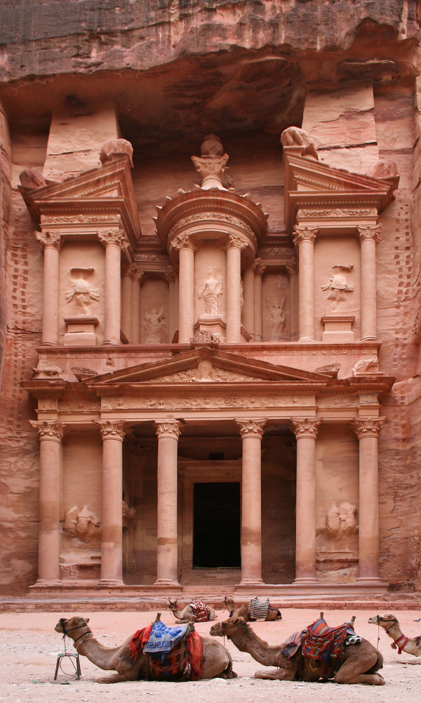 Al_Khazneh_Petra_edit_2