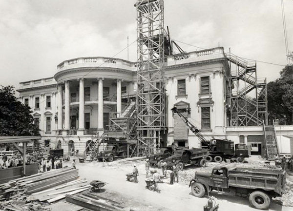 white-house-construction-1950