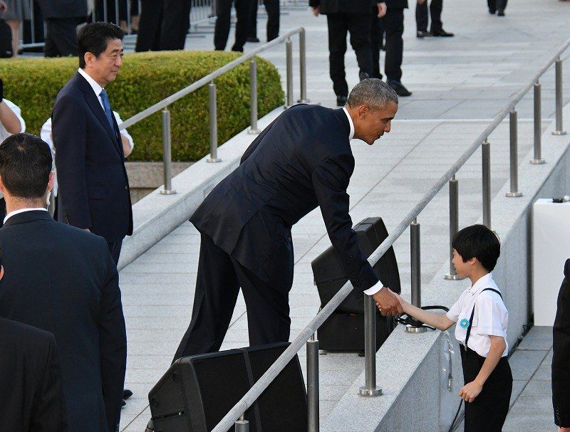 オバマの広島スピーチでの握手で感動した奴wwwwwwwwwwwwww 不思議 Net