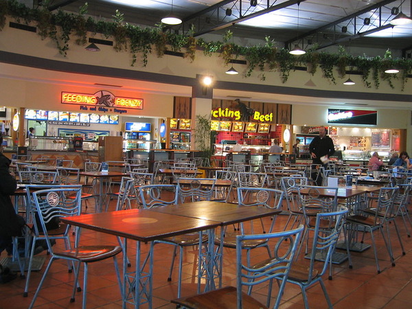 1024px-Lakeside_Joondalup_Shopping_City_foodcourt