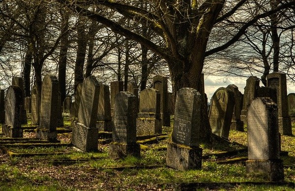 jew-cemetery-g13db40ceb_640