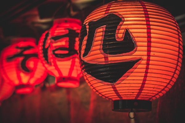 lanterns-2792988_640