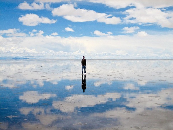 800px-Salar_uyuni_200701