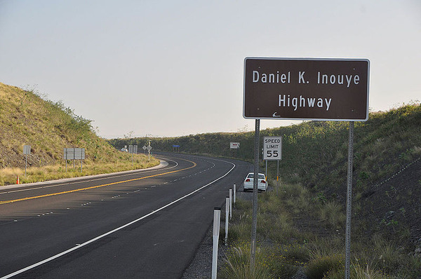 800px-Hawaii_Route_200_-_Inoue_Highway