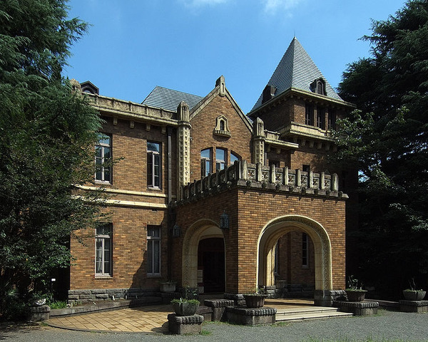 750px-Former_Maeda_Estate_2009