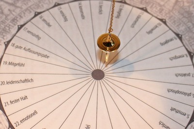 pendulum-242746_1920