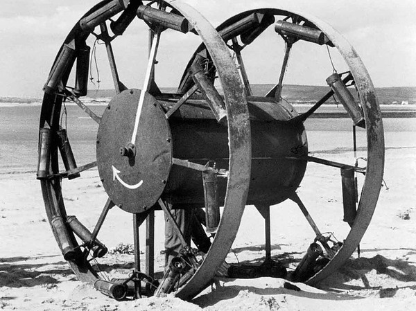 800px-Grand_Panjandrum_IWM_FLM_1627