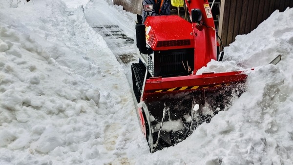 除雪業者ワイ「うおおおぉぉ！！」ｶﾞﾀｶﾞﾀ　住民「いつもお疲れ様！これ飲んで！」袋に入れた飲み物　ワイ「あざっす！！」→結果・・・・