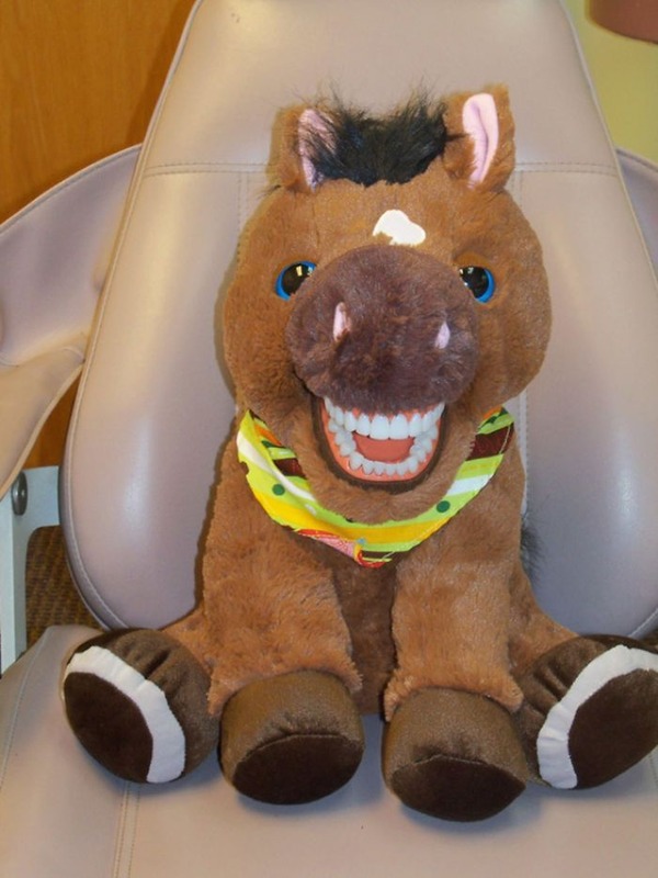 creepy-educational-dentist-toys-5cc69b21d4d7e__700