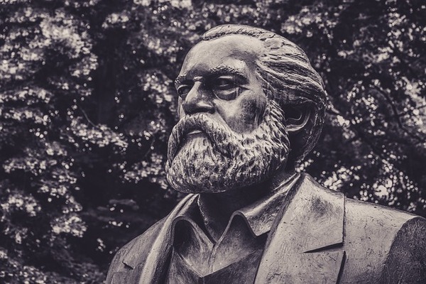 karl-marx-g44980e8e1_640