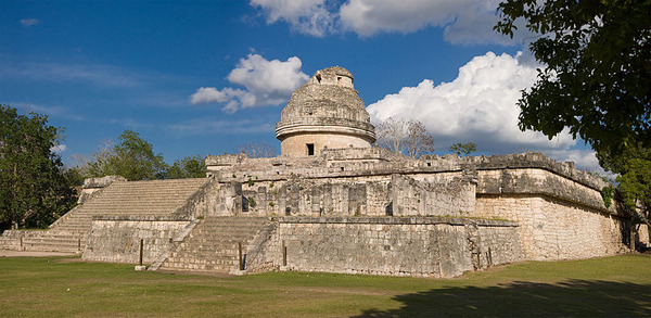 800px-Chichen_Itza_Observatory_2_1