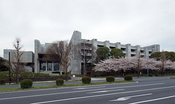 800px-Supreme_Court_of_Japan_2010