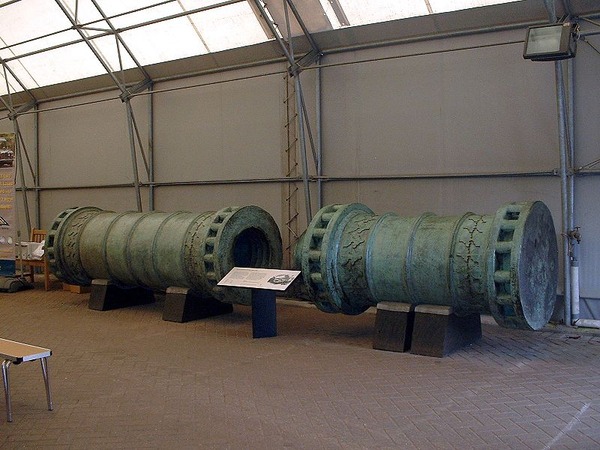 800px-Great_Turkish_Bombard_at_Fort_Nelson