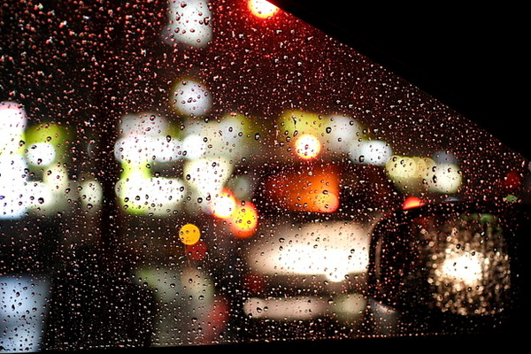 雨の日の車内