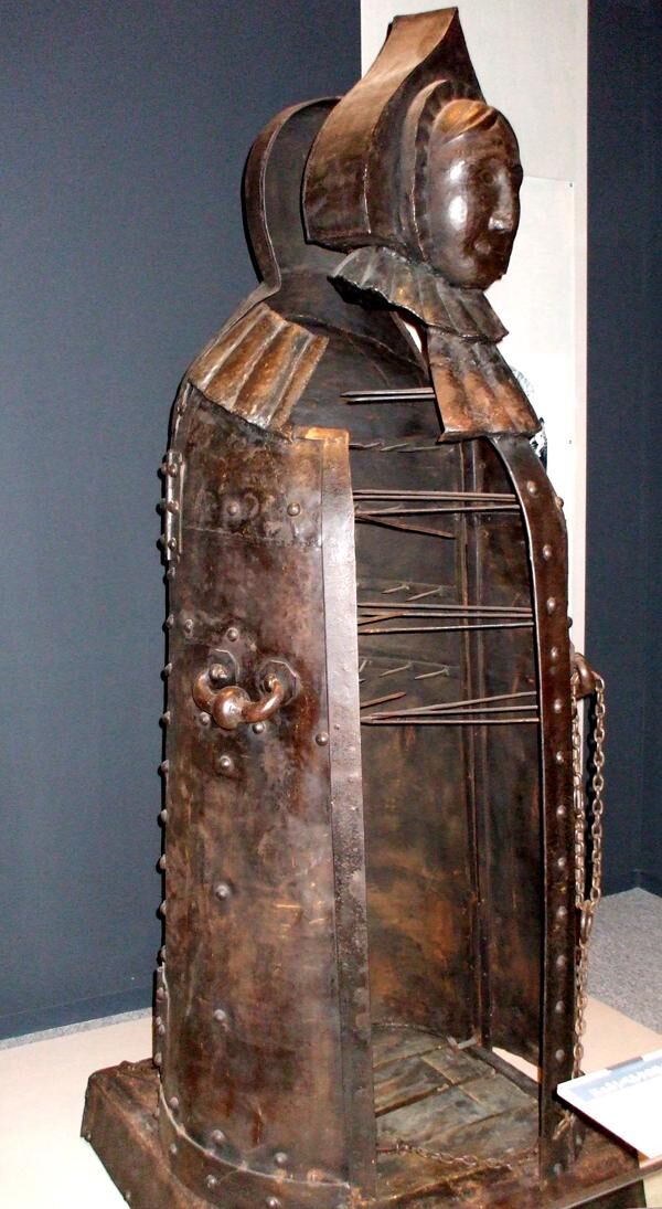 The_exhibit_of_Meiji_University_Museum