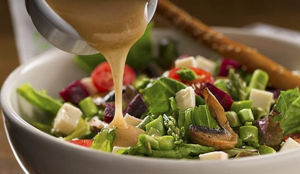 7a-salad-dressing-486456352