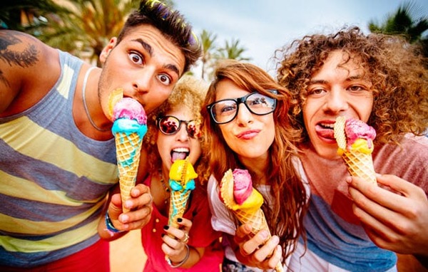 1a-eating-ice-cream-507428735