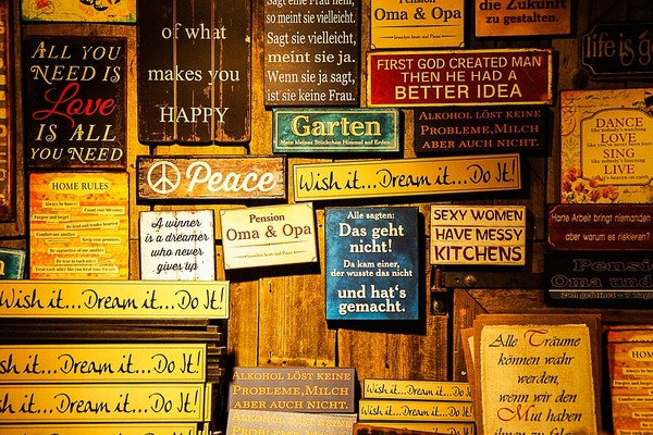signs-381046_960_720