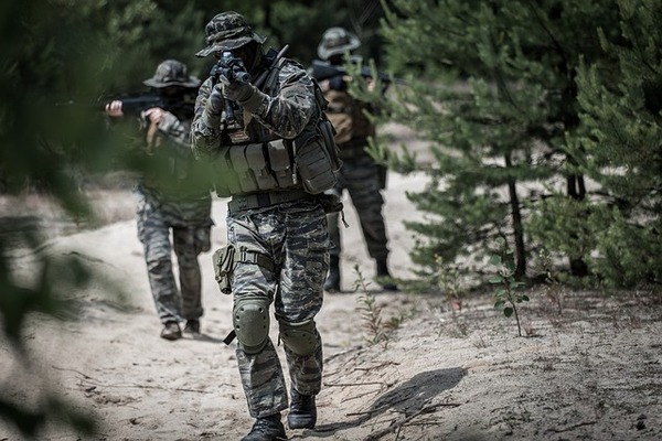 soldier-g34a498648_640