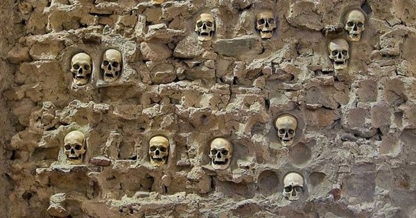 2-skull-tower