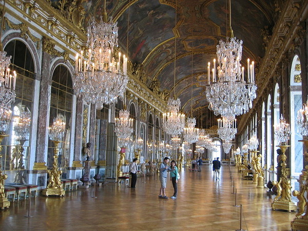 800px-Galerie_des_Glaces_02