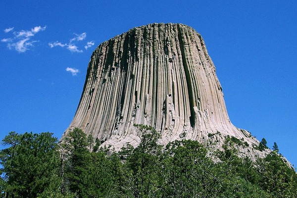 800px-Devils_Tower_CROP