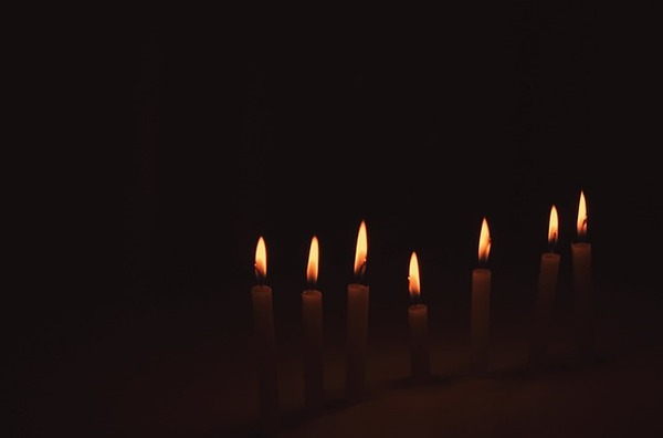 candles-g8da57fdde_640