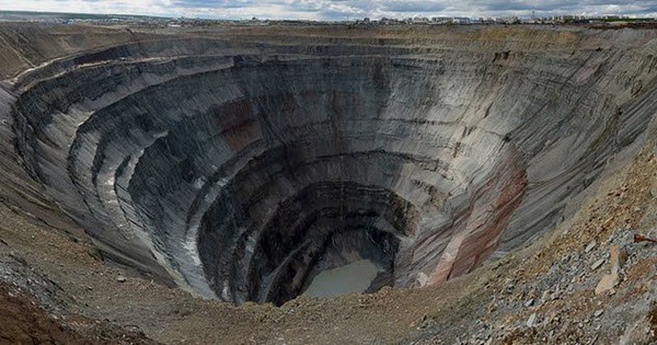 5-Mirny-diamond-mine