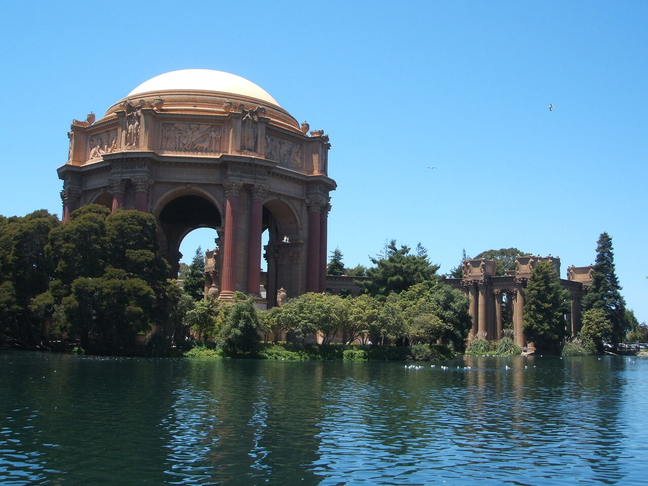 サンフランシスコ万博の史跡の1つ パレス オブ ファイン アーツ Palace Of Fine Arts 世界遺産マイスター Lucky の人生を楽しく生きるための海外旅行ブログ