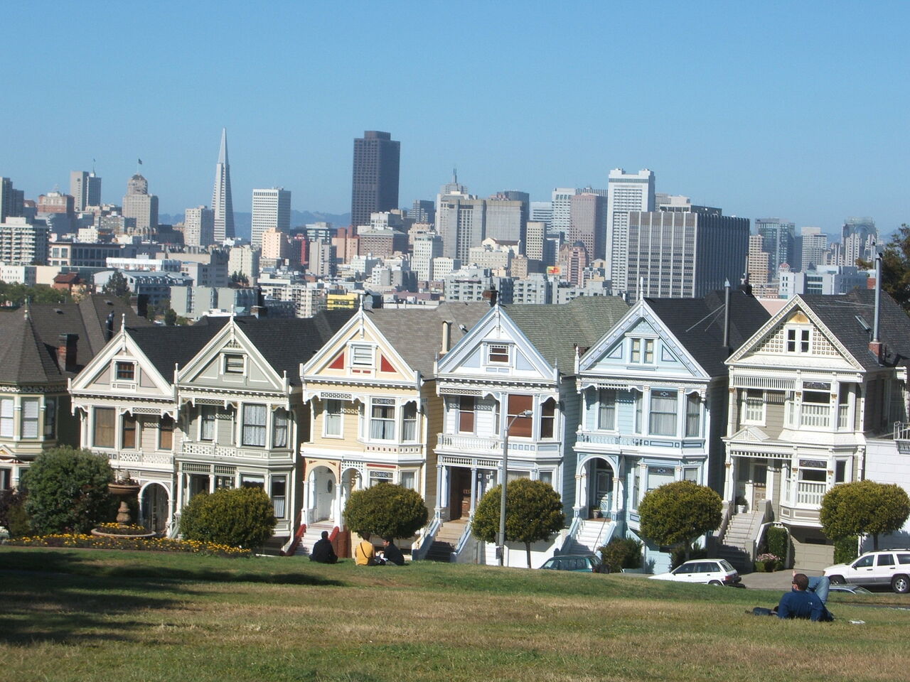 サンフランシスコの代表的な風景 アラモスクエア Alamo Square から見るビクトリアンハウス Victorian House 世界遺産マイスター Lucky の人生を楽しく生きるための海外旅行ブログ サンフランシスコの代表的な風景 アラモスクエア Alamo Square から見るビクトリアンハウス Victorian House 世界遺産マイスター Lucky の人生を楽しく生きるための海外旅行ブログ