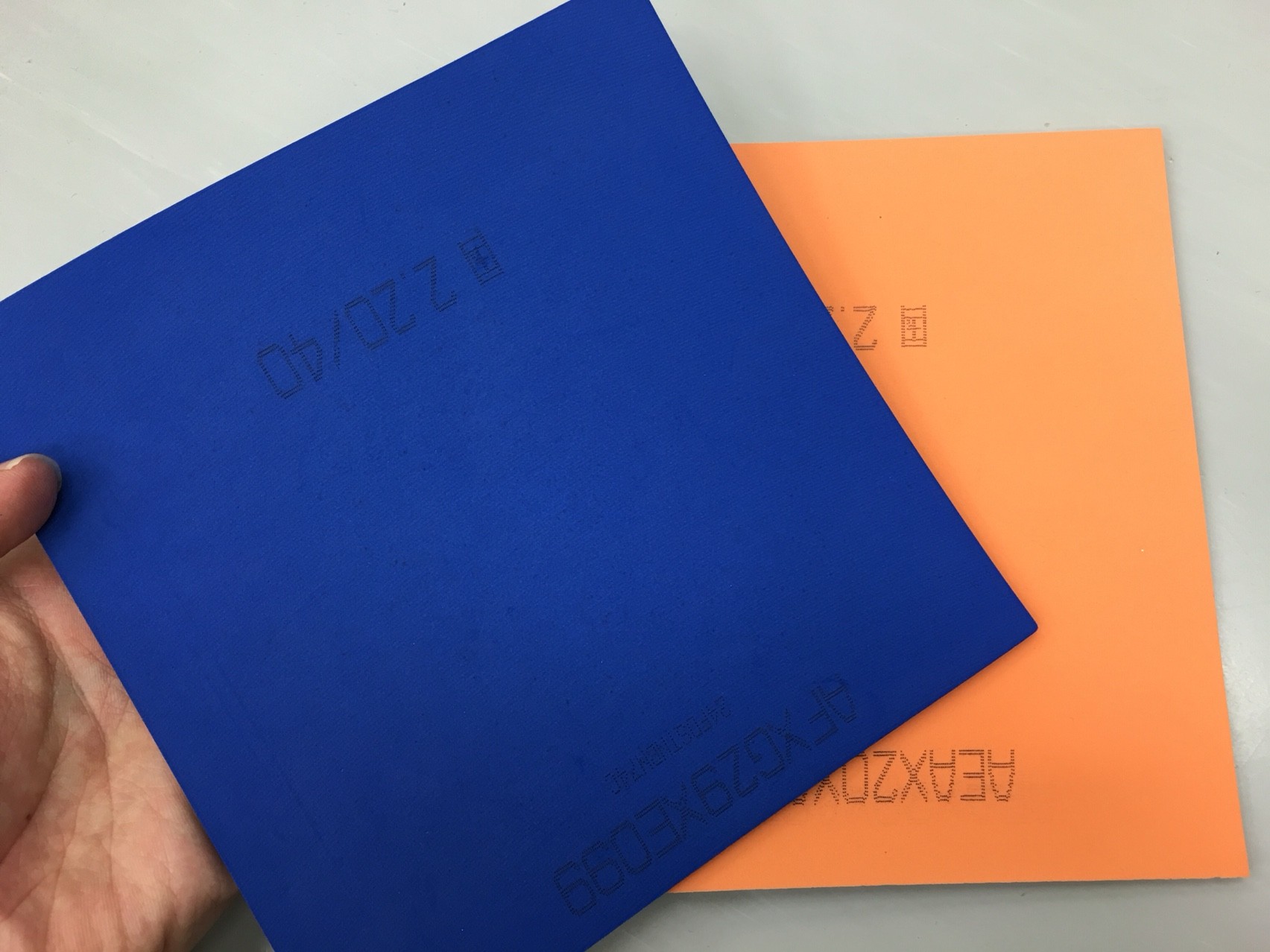 ぐっちぃ 超スーパーバランス国狂ラバー 待望の国狂3ブルースポンジ 未打底 を打ってみました ブルーとオレンジの違い 已打底と未打底の違いなど ぐっちぃの卓球活動日記 Wrm