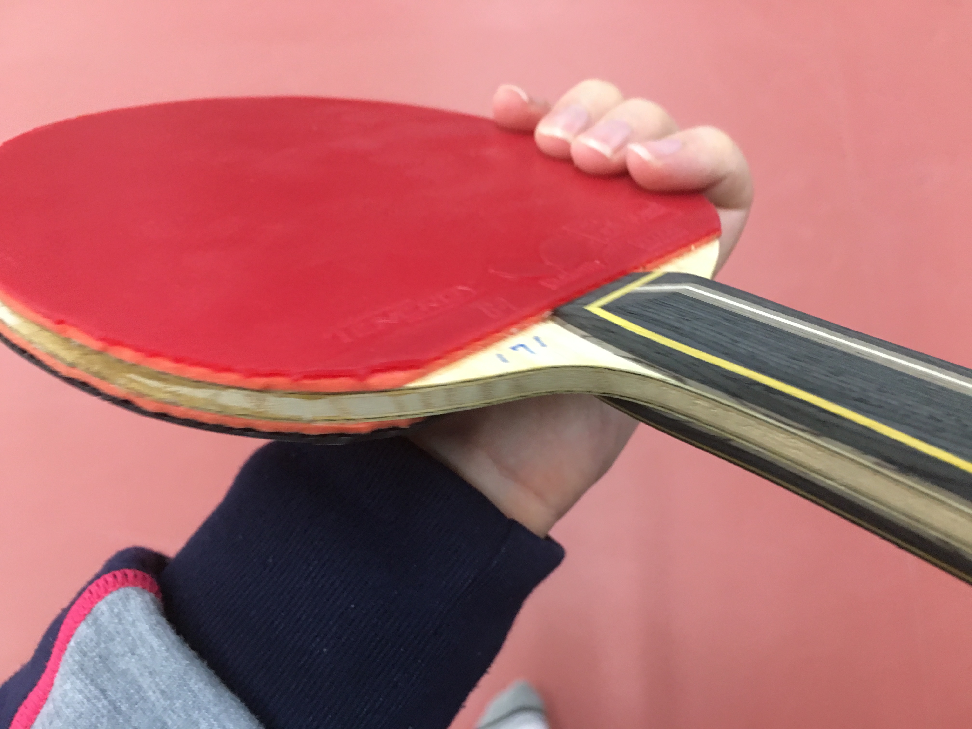 ぐっちぃ 大阪の吹田卓球センターに置いてある豪華な試打ラケット 張継科 Zlcに両面テナジー うらやましいコンビです ぐっちぃの卓球 活動日記 Wrm