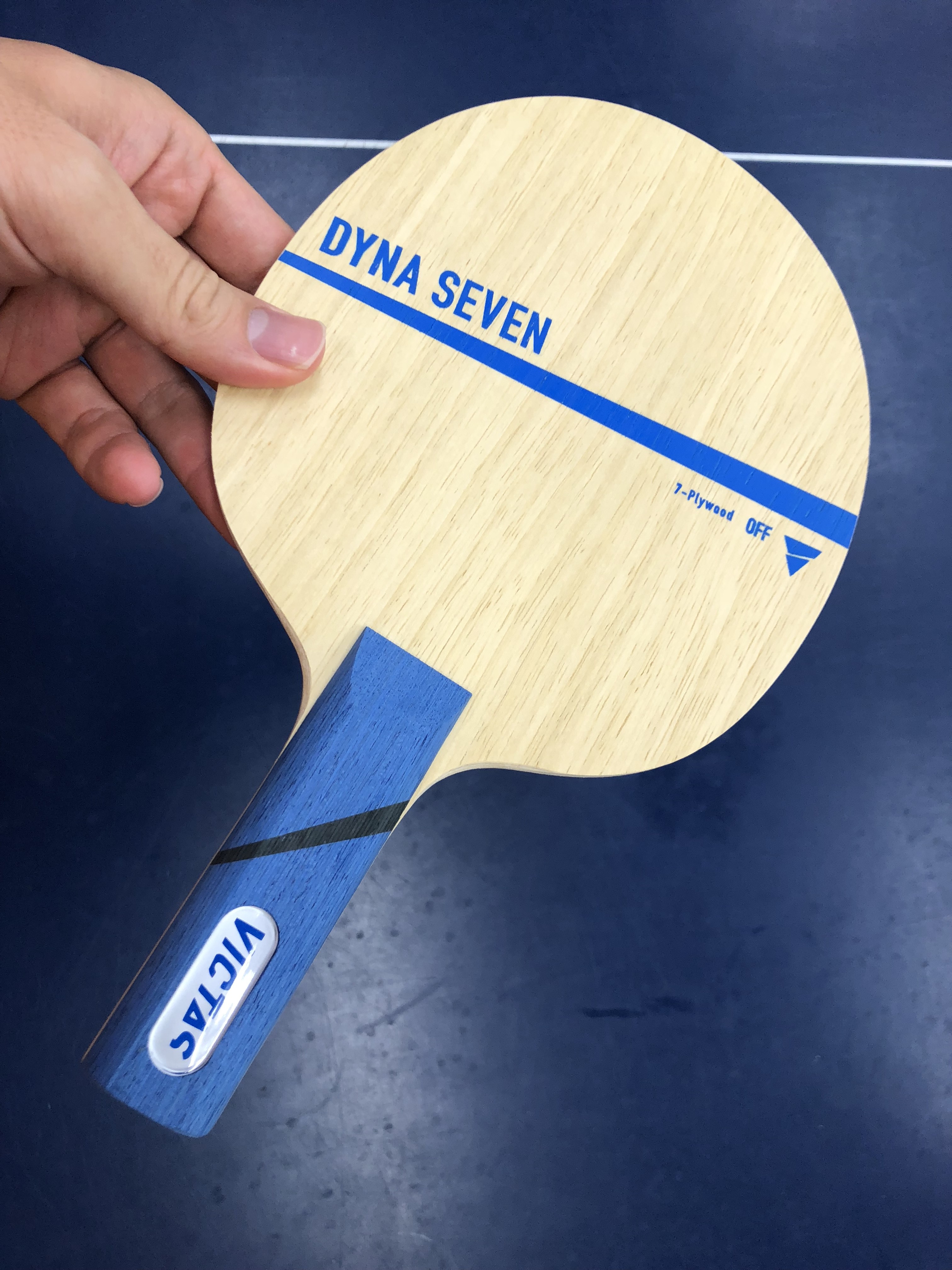 VICTASの新製品】新作のラケット『ダイナセブン』（DYNA SEVEN）の外観＆打った感想を書きました。粘着とテンション両方打ってみた。 :  ぐっちぃの卓球活動日記【WRM】