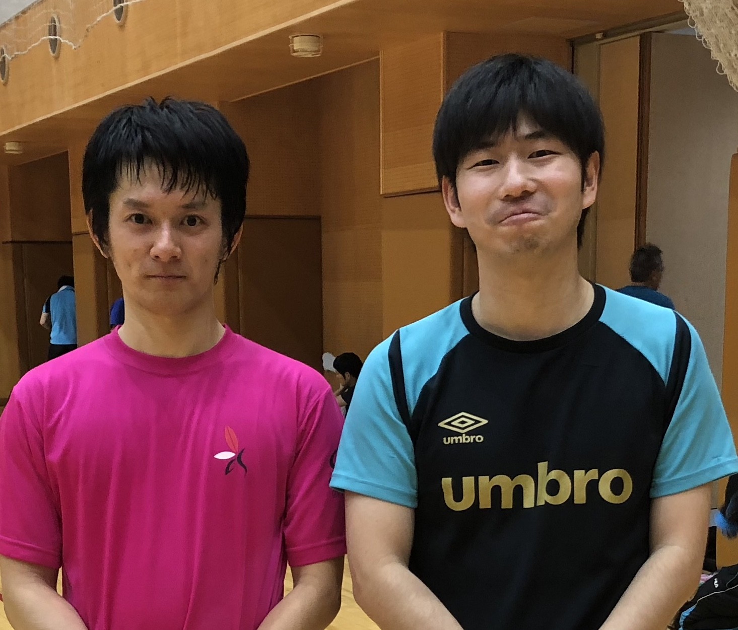 大会で 5連続優勝を狙ったのですが 今日はずっと負け続けて 前回大会の3人にリベンジされ5連敗で 要素ゼロでした 動画仲間の卓キチさんも来 ぐっちぃの卓球活動日記 Wrm