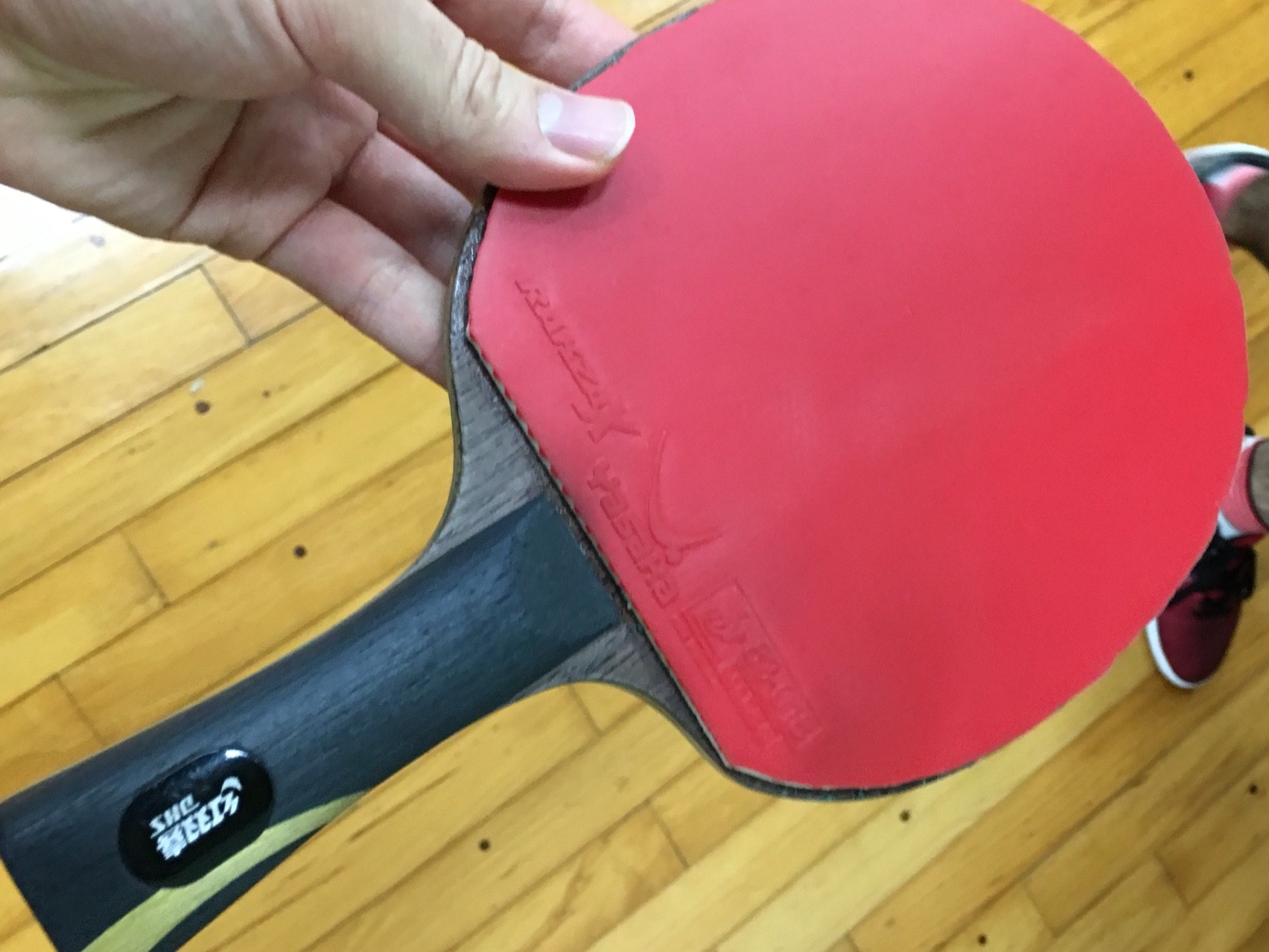 ぐっちぃ 栃木県で対決した大学生のこだわりの初代キョウヒョウ王 これに硬めの両面スピン系を貼って 回転量の高いボールを繰り出す ぐっちぃの卓球活動日記 Wrm