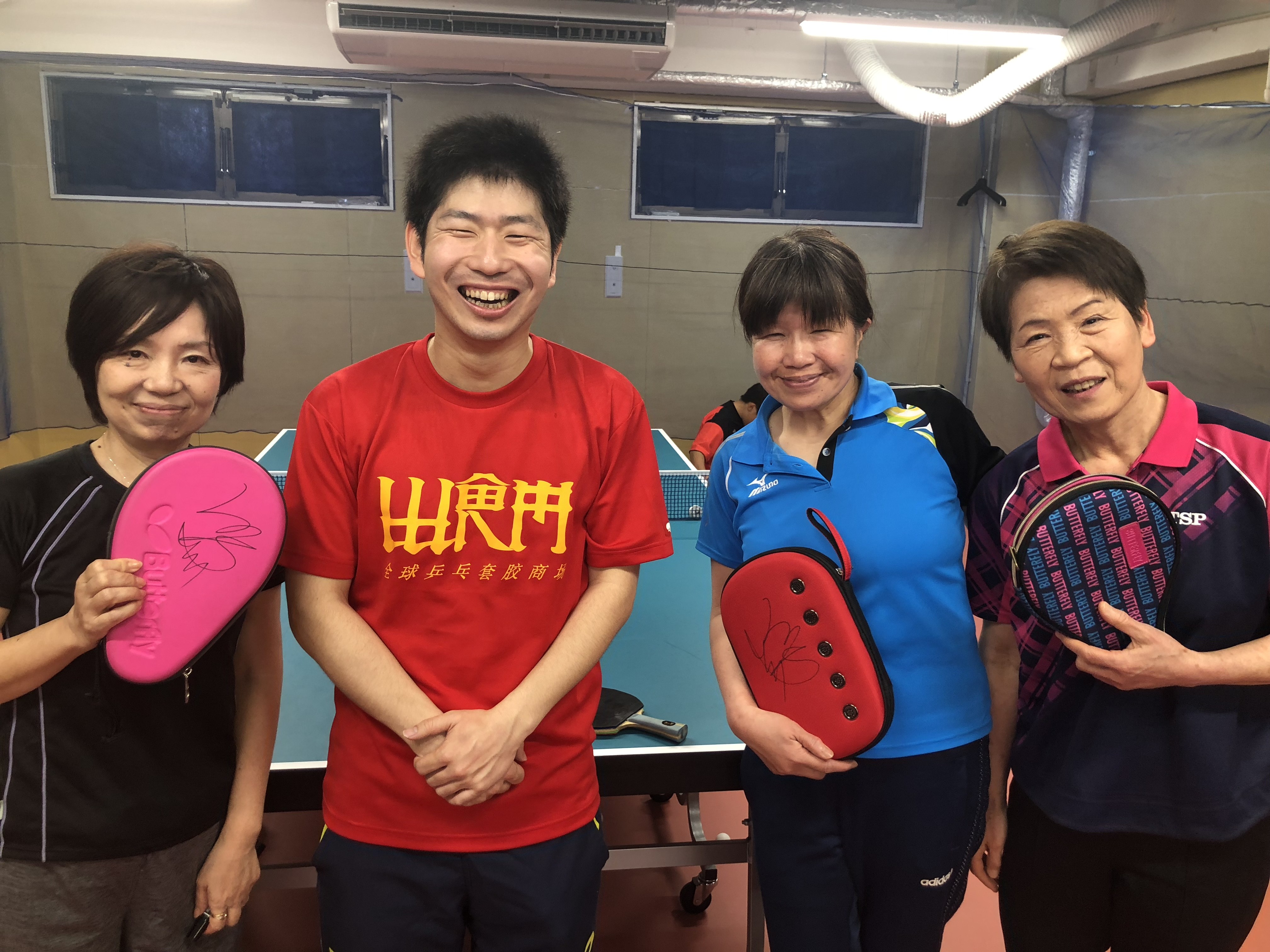 大阪の豊中卓球センターにて ぐっちぃの動画を見て卓球を大人から始めた という お礼の言葉を頂きました ぐっちぃの卓球活動日記 Wrm 大阪の豊中卓球センターにて ぐっちぃの動画を見て卓球を大人から始めた という お礼の言葉を頂きました ぐっちぃの卓球活動日記 Wrm