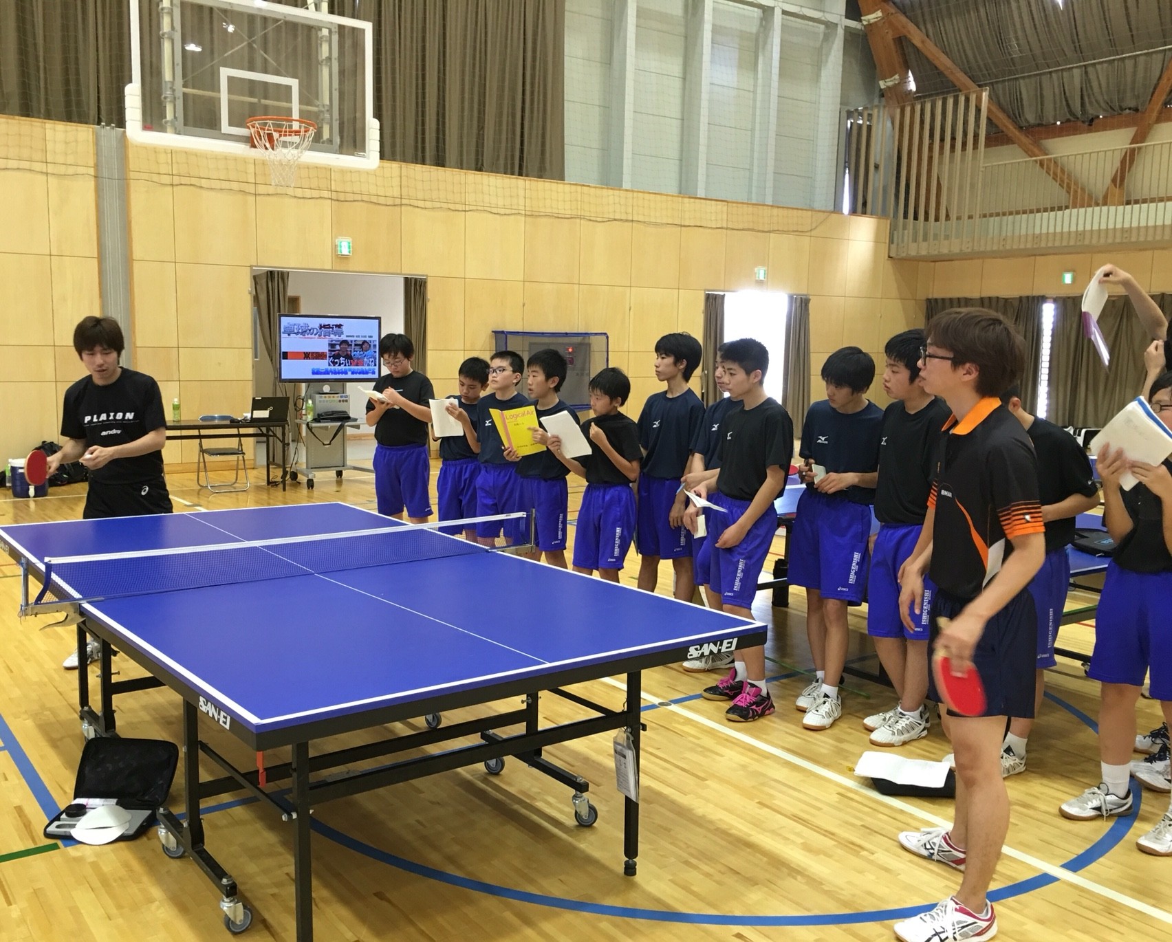 茨城県常総市の石下西中学校に講習会をしてきました Wrm用具率100パーセントのところで みんなに基本から必殺サーブまでやり込み 最後にじゃがりこをみなさんからプレゼント ぐっちぃの卓球活動日記 Wrm 茨城県常総市の石下西中学校に講習会をしてきました Wrm用具率100パーセントのところで みんなに基本から必殺サーブまでやり込み 最後にじゃがりこをみなさんからプレゼント ぐっちぃの卓球活動日記 Wrm