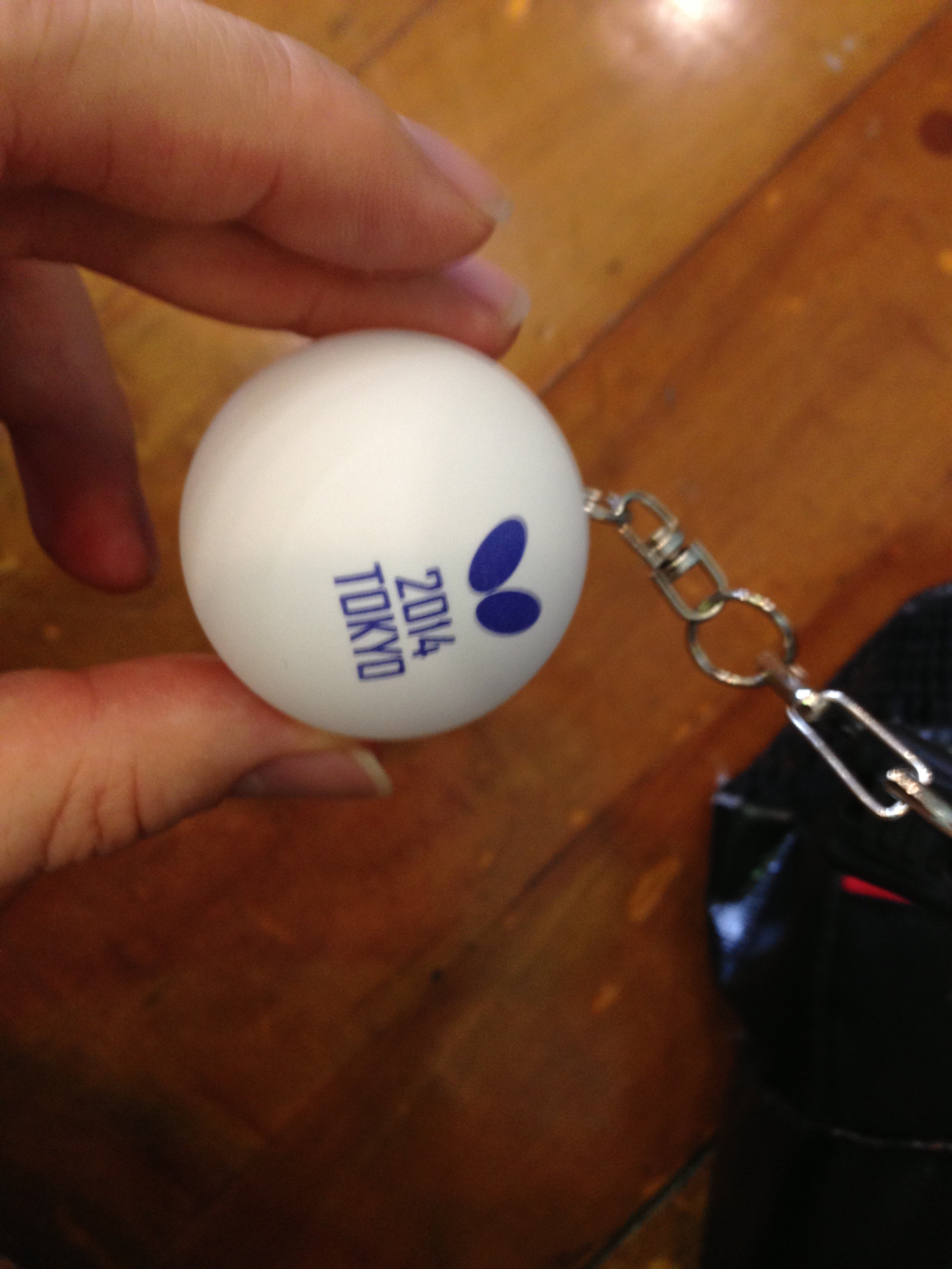 ぐっちぃ 本物と見間違えてボール拾いをするくらいの世界卓球のキーホルダー 笑 ぐっちぃの卓球活動日記 Wrm