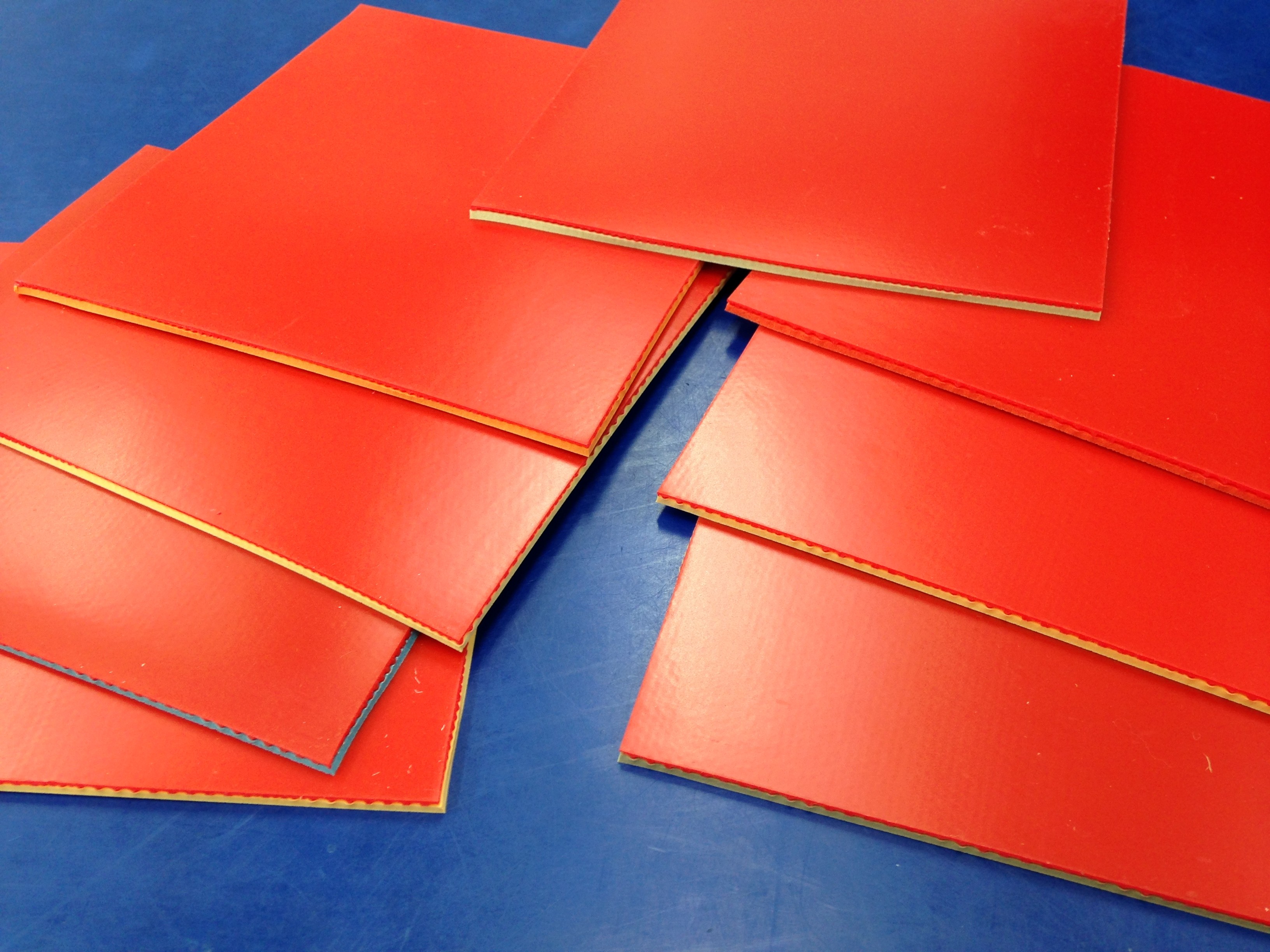 ぐっちぃ 最強の粘着ラバーを作ろうの巻 ぐっちぃがラバー工場さんと一緒に現在開発中の粘着ラバーを特別公開します ぐっちぃの卓球活動日記 Wrm