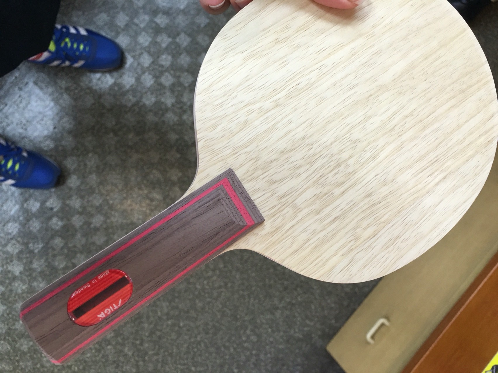 ぐっちぃ Ttsタカハシさんで買い物をしていたら スティガのオールラウンドエボリューションwrb 特注ラケットを発見 ぐっちぃの卓球 活動日記 Wrm