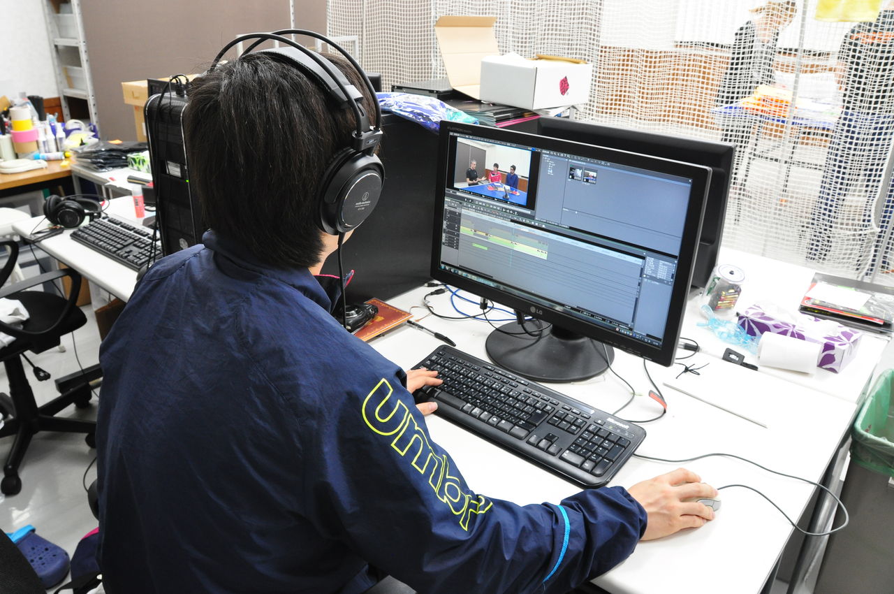 ぐっちぃ 普段の仕事風景です 動画制作に追われています ぐっちぃの卓球活動日記 Wrm