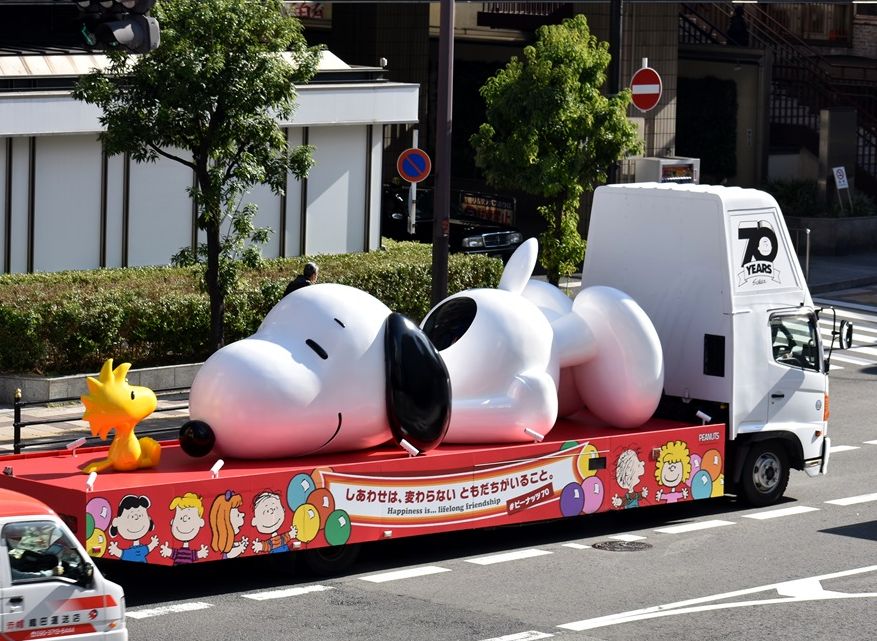 Snoopy Happiness Float アドトラック Ad Car S ラッピングデス